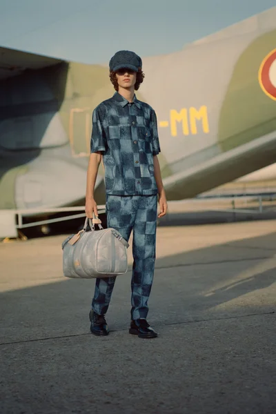 Look 7